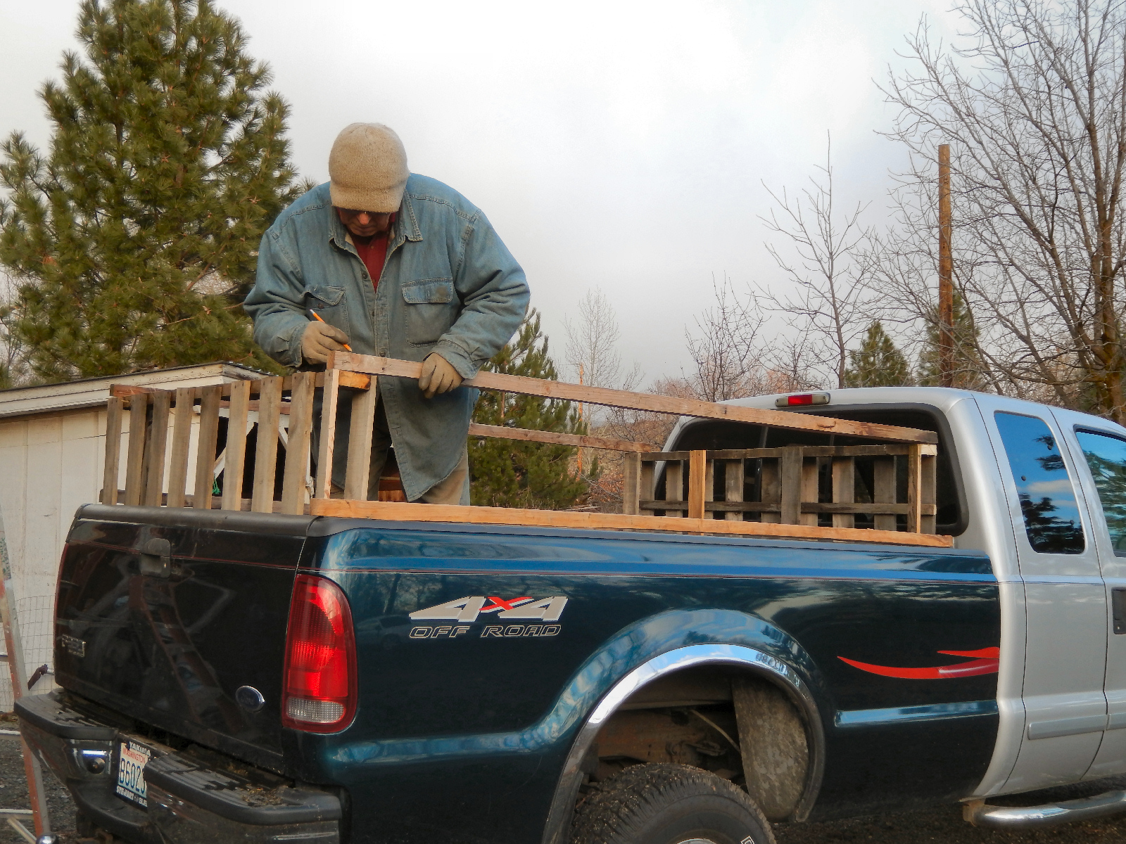 John Bldg Rack
                  in Truck bed